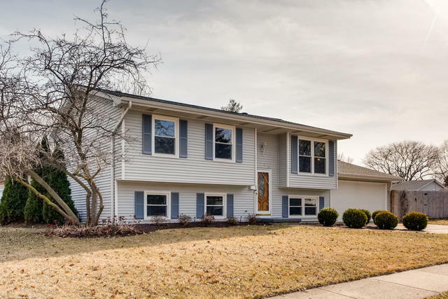 Property Photo: 2050 Bradford Lane IL 60506