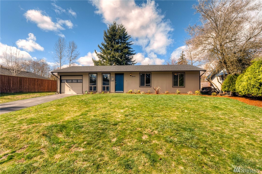 Property Photo: 2414 Parkwood Blvd WA 98374
