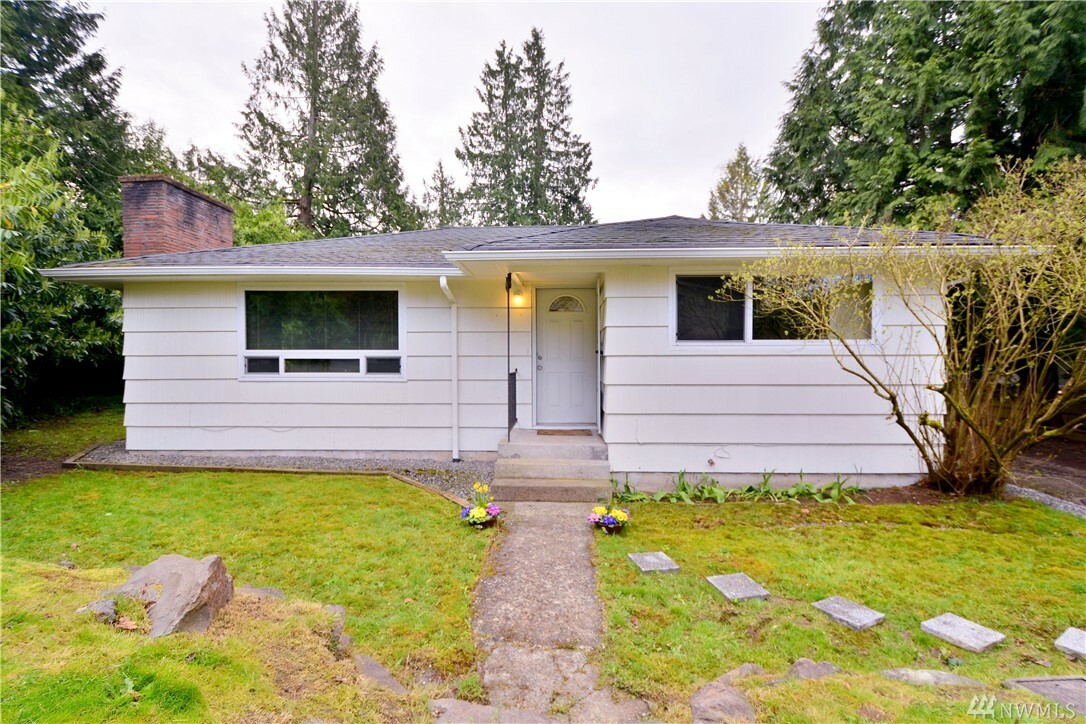 Property Photo: 10255 SE 6th St WA 98004