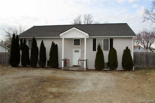 Property Photo:  2870 Pontiac Lake Road  MI 48328 