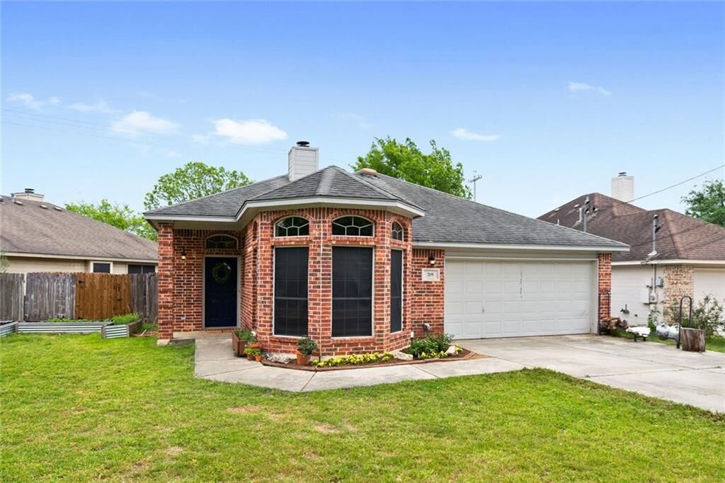 Property Photo: 705 Chicago Street TX 78666