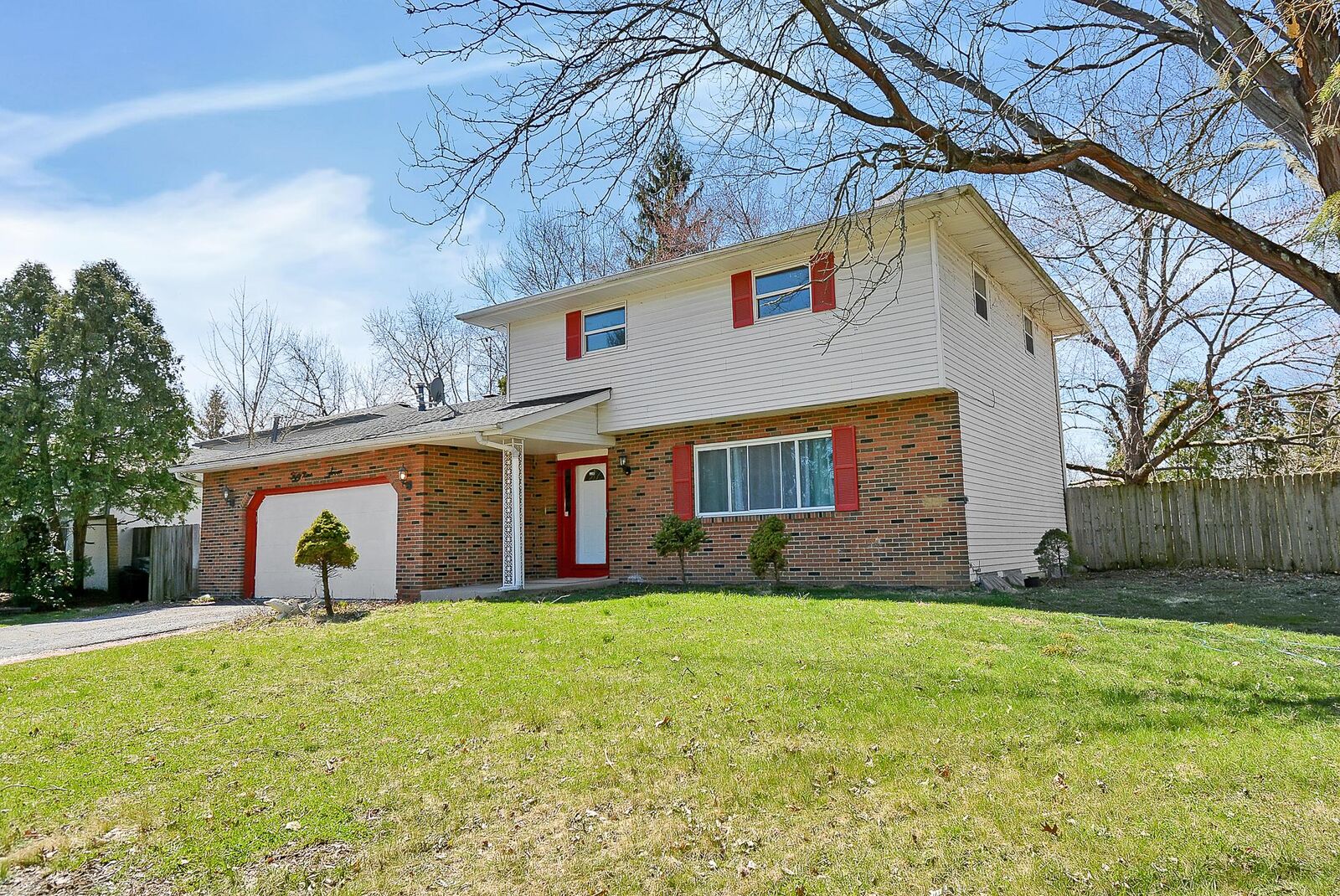 Property Photo:  5997 Northern Pine Street  OH 43231 