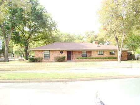 Property Photo:  801 N Preston Street  TX 75119 