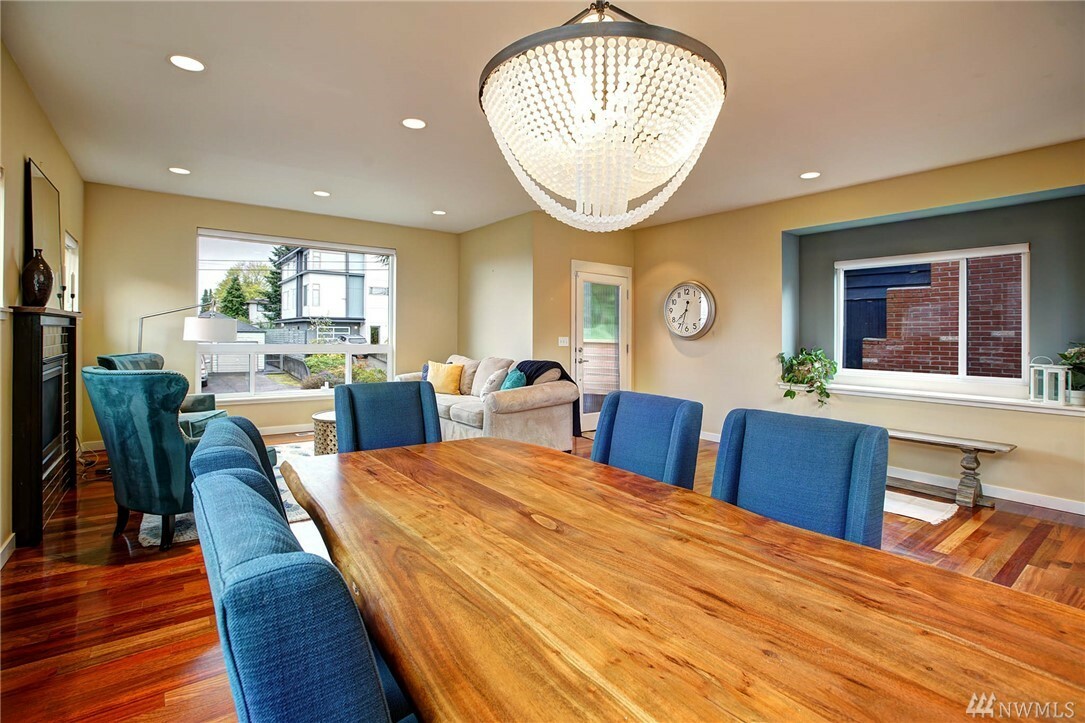 Property Photo:  3955 SW Elmgrove St  WA 98136 