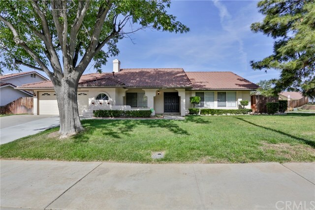 Property Photo:  24354 Old Country Road  CA 92557 