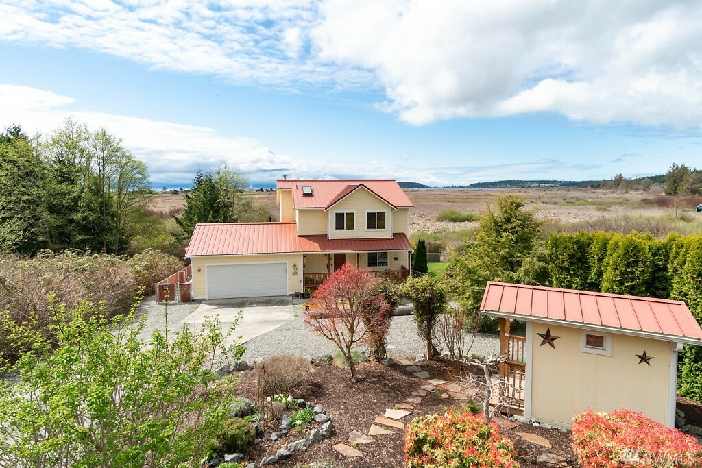 Property Photo:  125 Perry Dr  WA 98239 