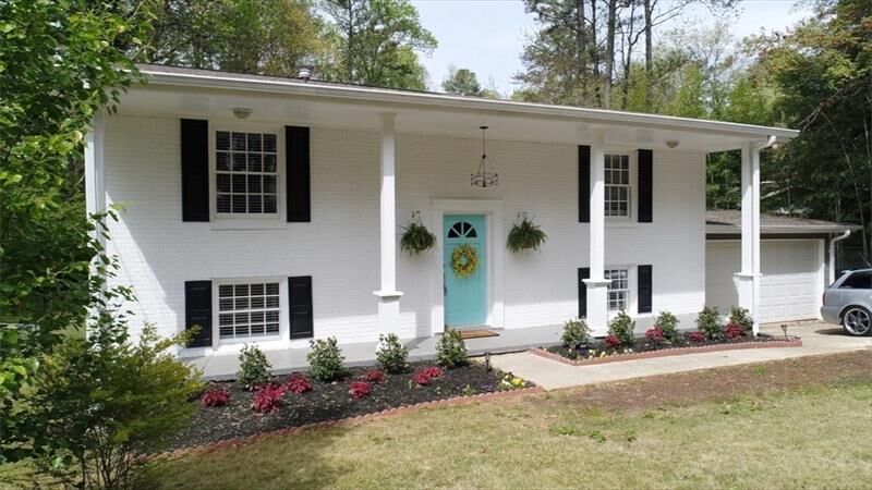 Property Photo:  1372 Sanden Ferry Drive   30033 