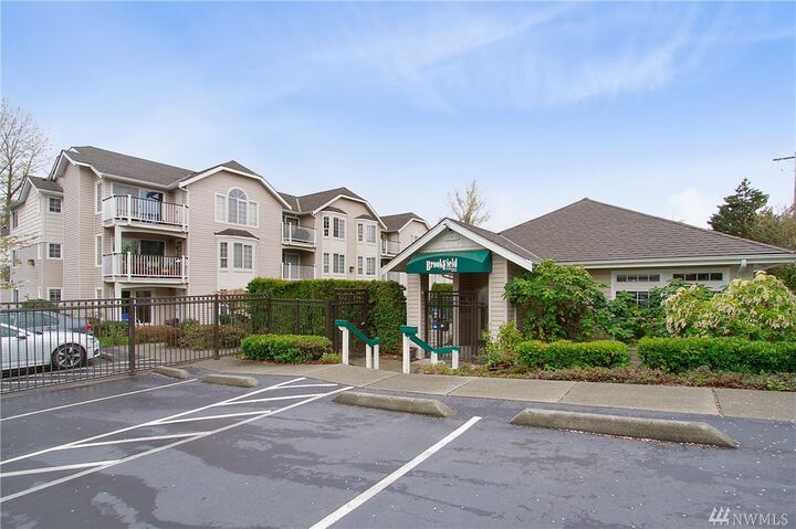 Property Photo: 12505 4th Ave W 1040 WA 98204