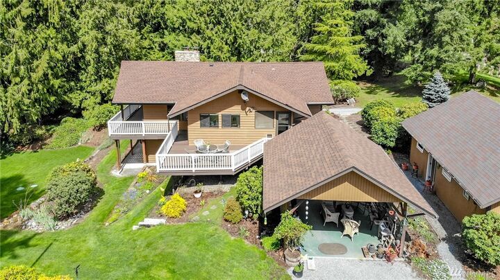 Property Photo:  420 336th Street S  WA 98580 