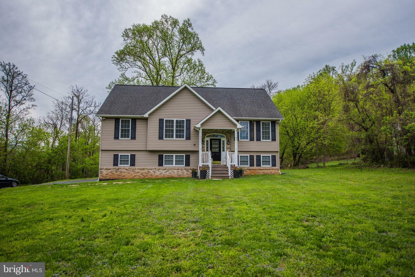 Property Photo:  18 Poplar Tree Court  VA 22630 