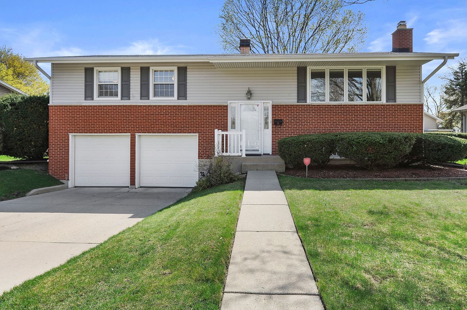 Property Photo: 47 North Williams Drive IL 60074