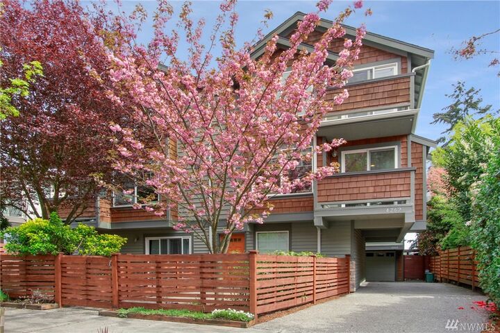 4262 Winslow Place N A  Seattle WA 98103 photo