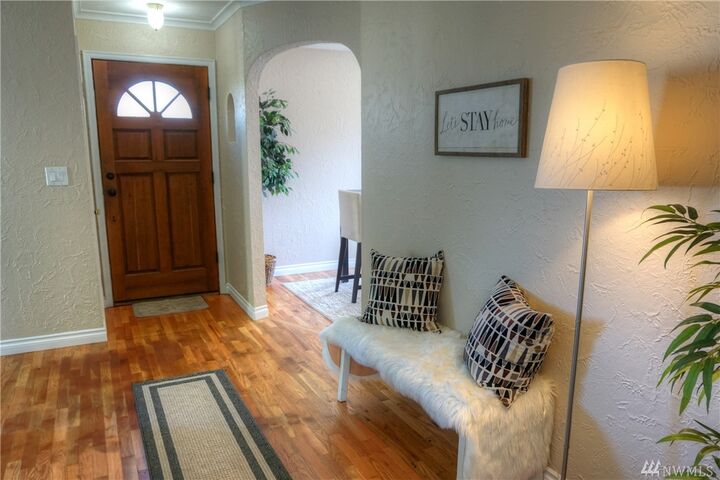 Property Photo: 2606 Maple Street WA 98201
