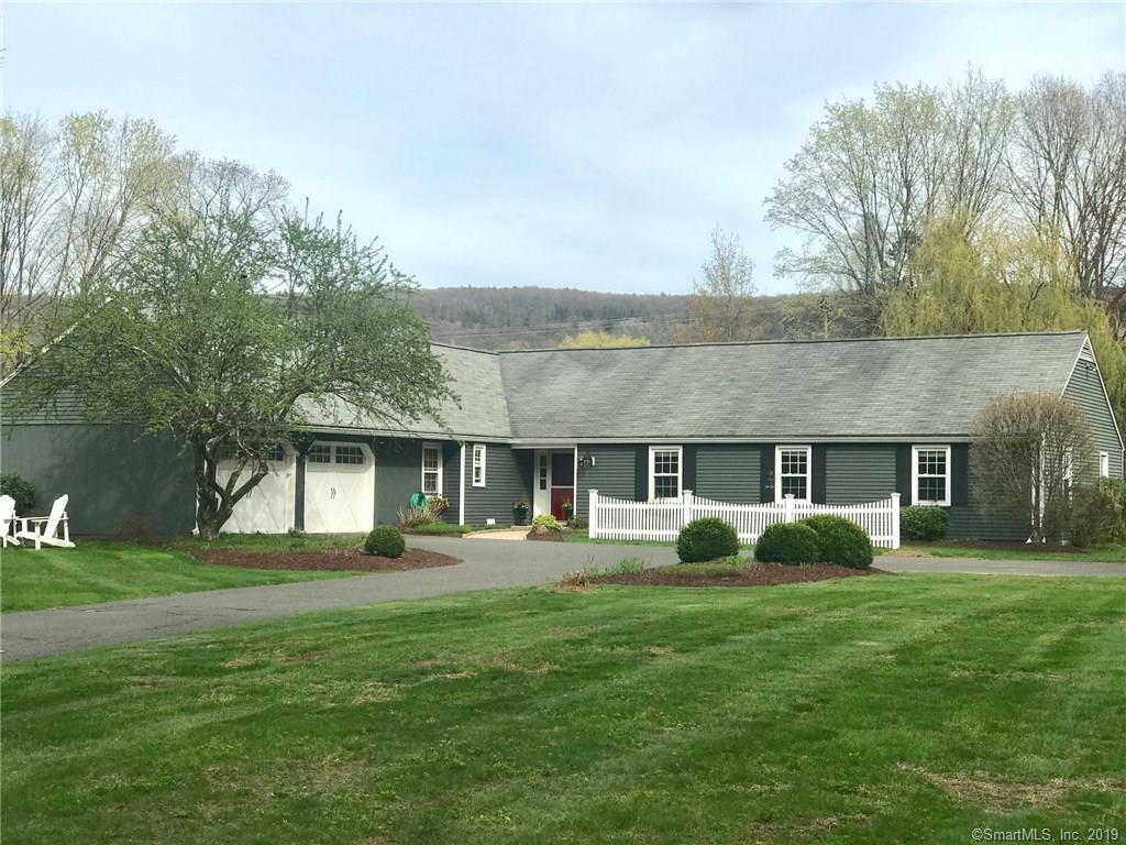 Property Photo: 6 Hamilton Lane CT 06089