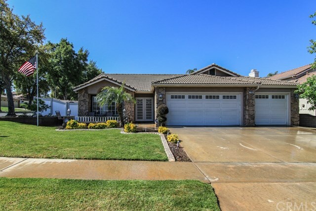 Property Photo:  730 Black Oak Circle  CA 92881 