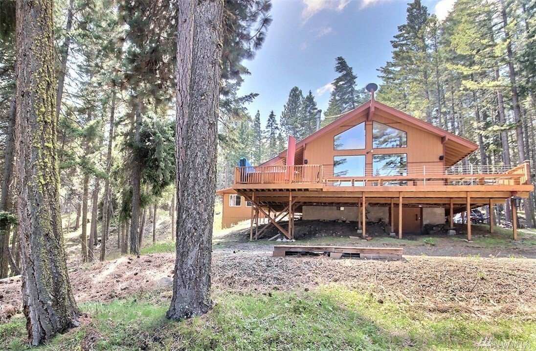 Property Photo: 1011 Fawn Road WA 98922