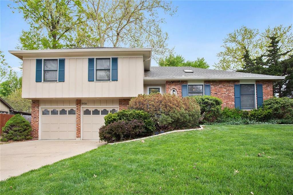 Property Photo: 8106 W 72nd Terrace KS 66204