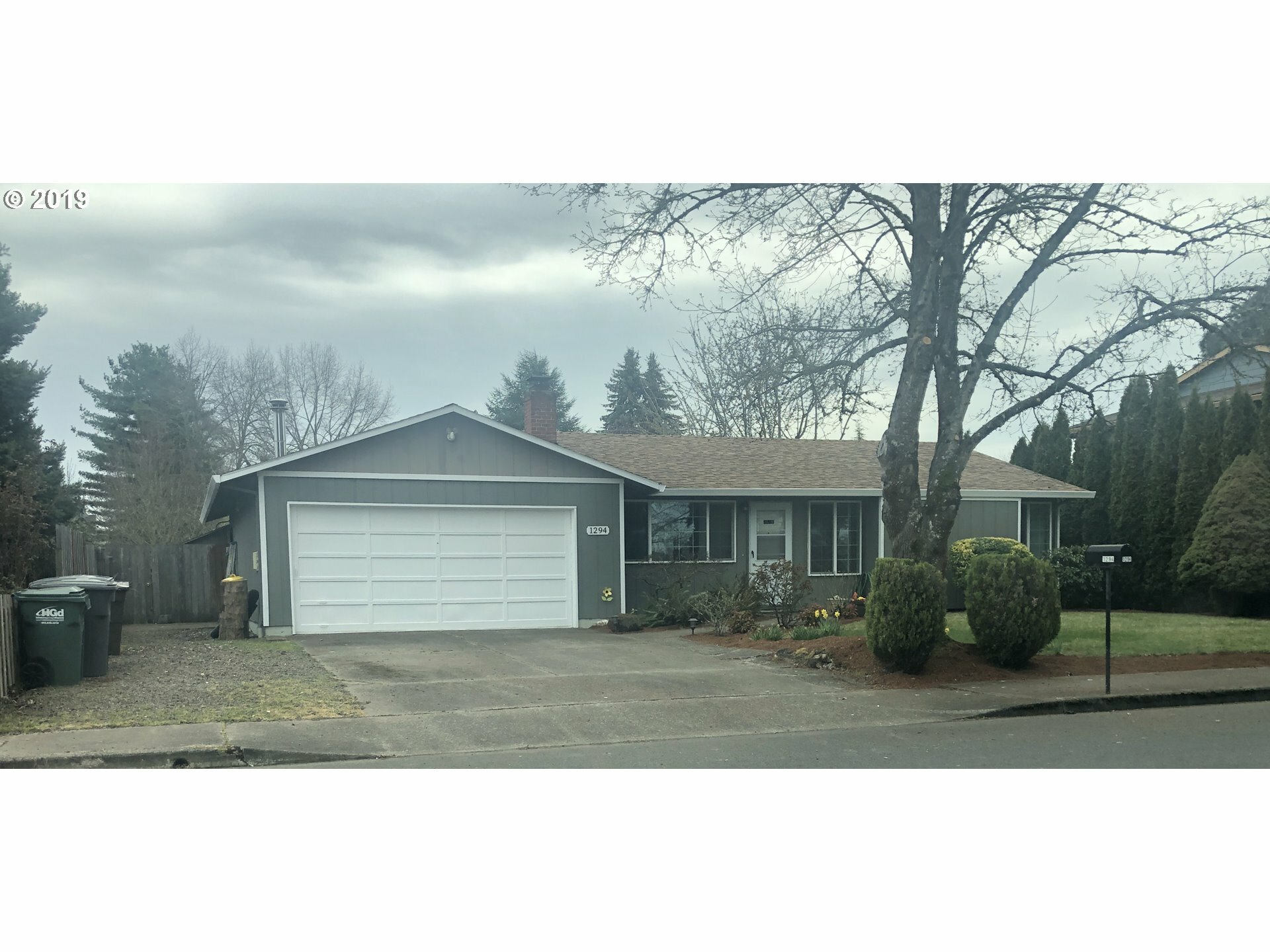 Property Photo:  1294 NE Kathryn St  OR 97124 