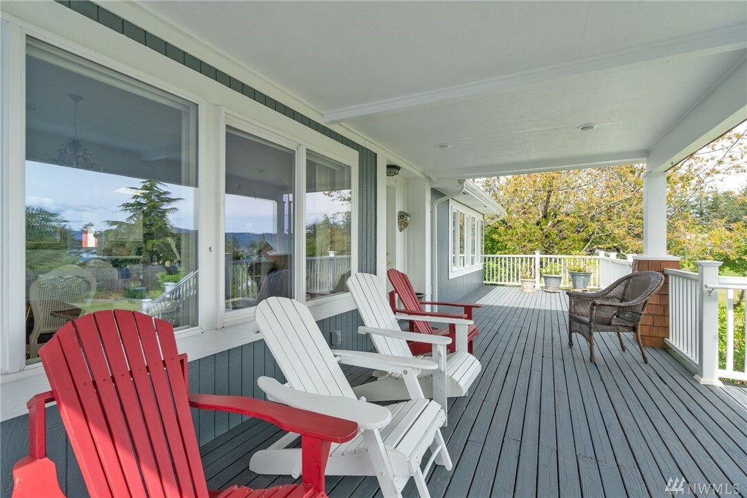Property Photo:  1301 Bakerview Rd  WA 98261 