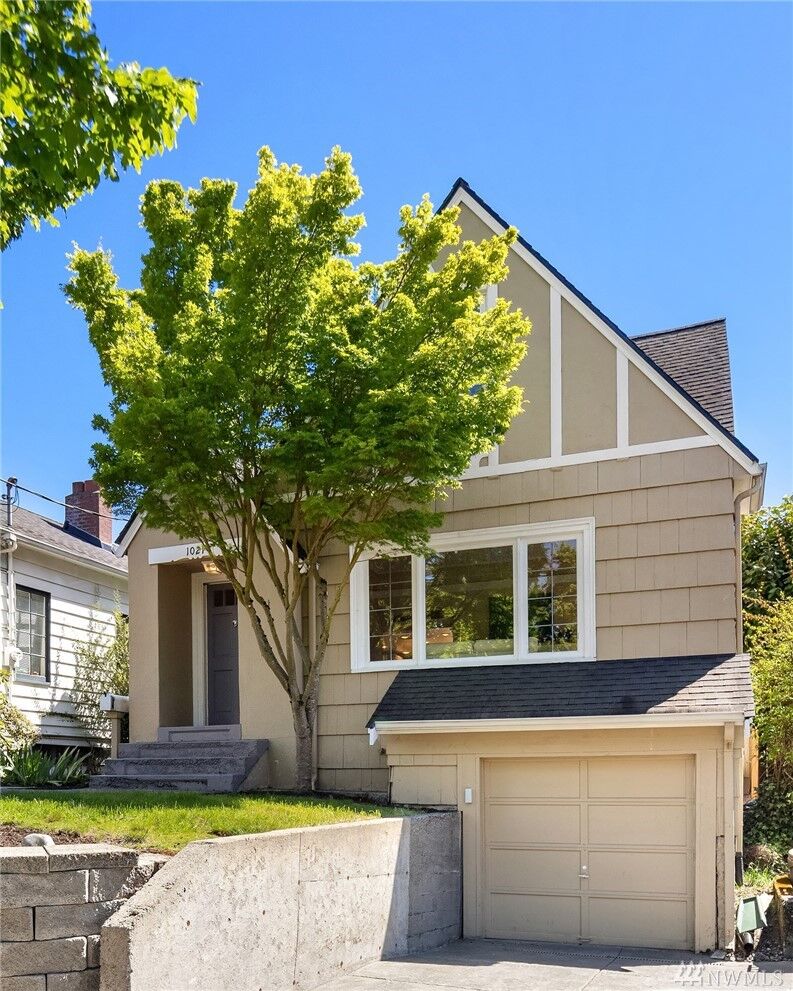 Property Photo: 1021 NE 72nd St WA 98115