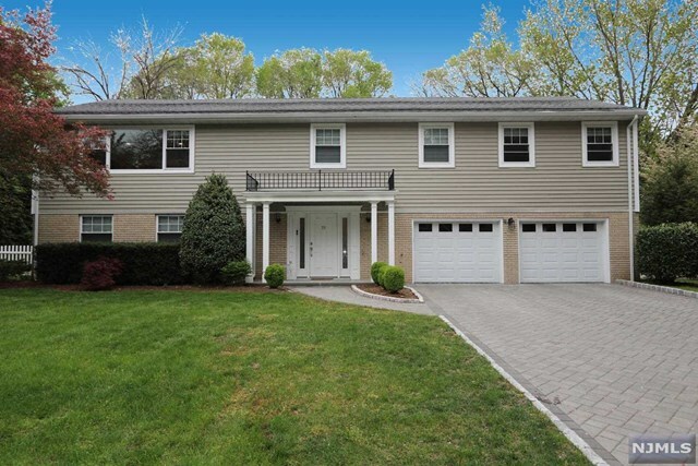 Property Photo:  19 Evergreen Place  NJ 07627 