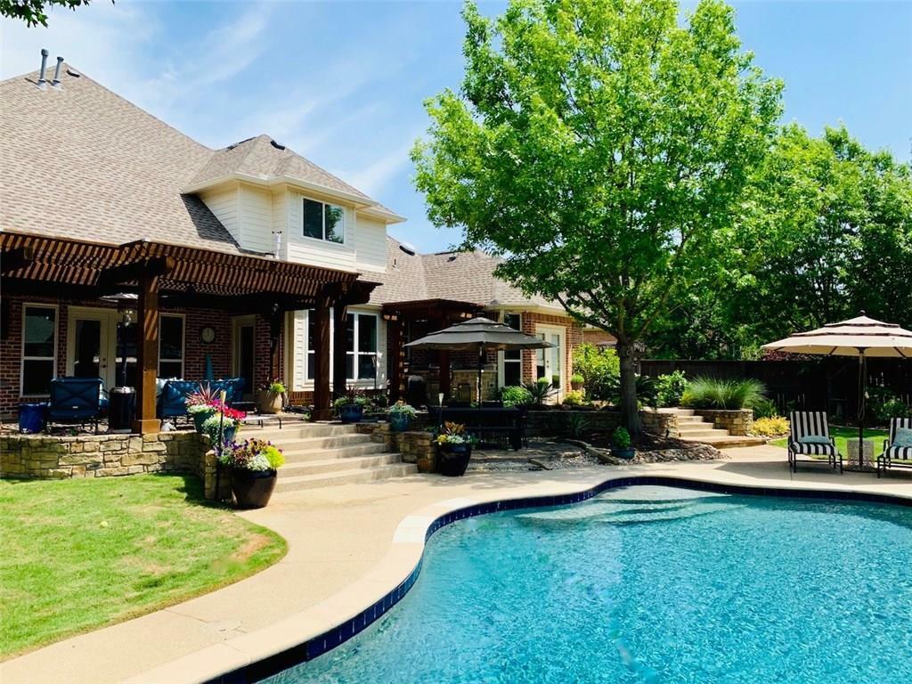 Property Photo: 609 Blair Court TX 76092