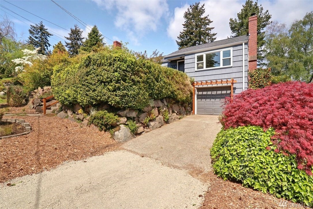 Property Photo:  914 NW 96th St  WA 98117 