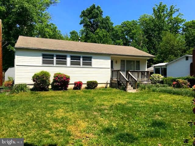 Property Photo: 2808 Woodlawn Trail VA 22306