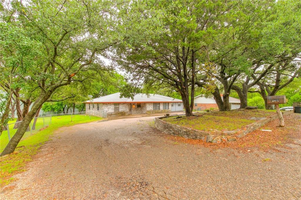 Property Photo:  1719 Hitching Post Road  TX 76049 