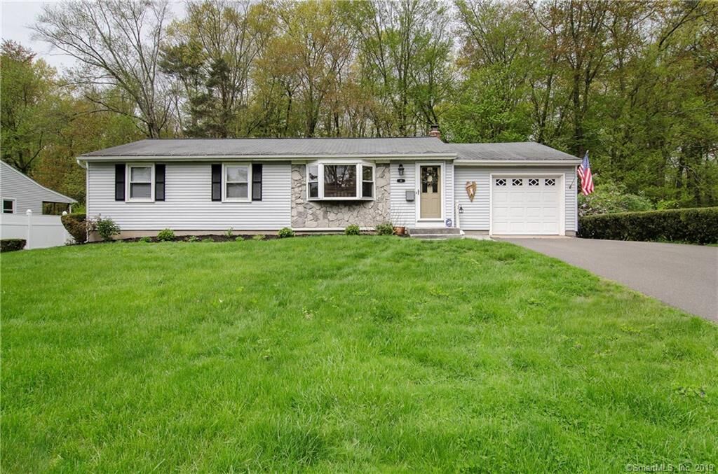 Property Photo:  12 Vernon Road  CT 06082 