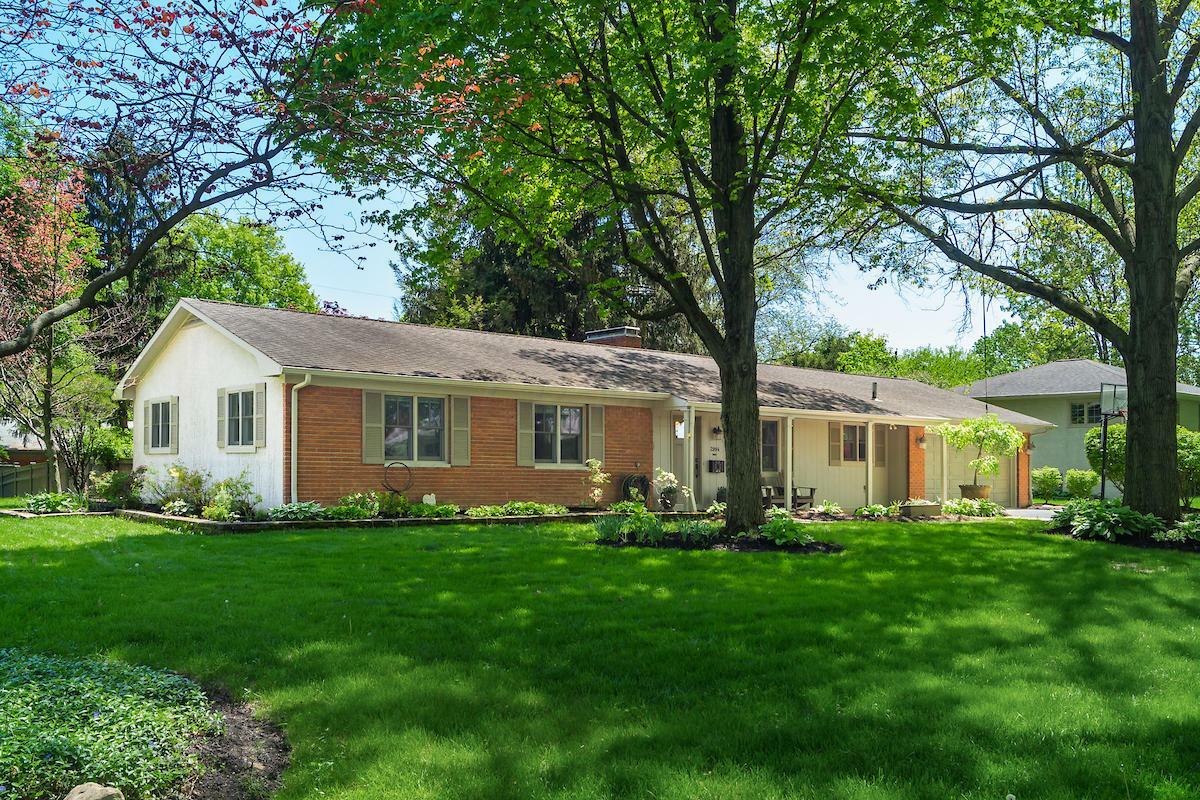 Property Photo: 2994 Wellesley Drive OH 43221
