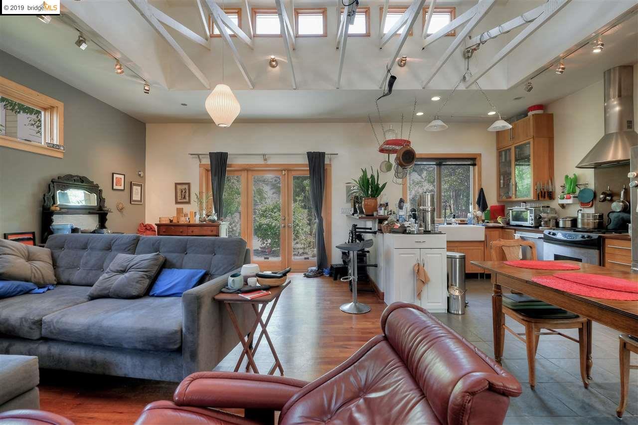 Property Photo: 838 59th St CA 94608