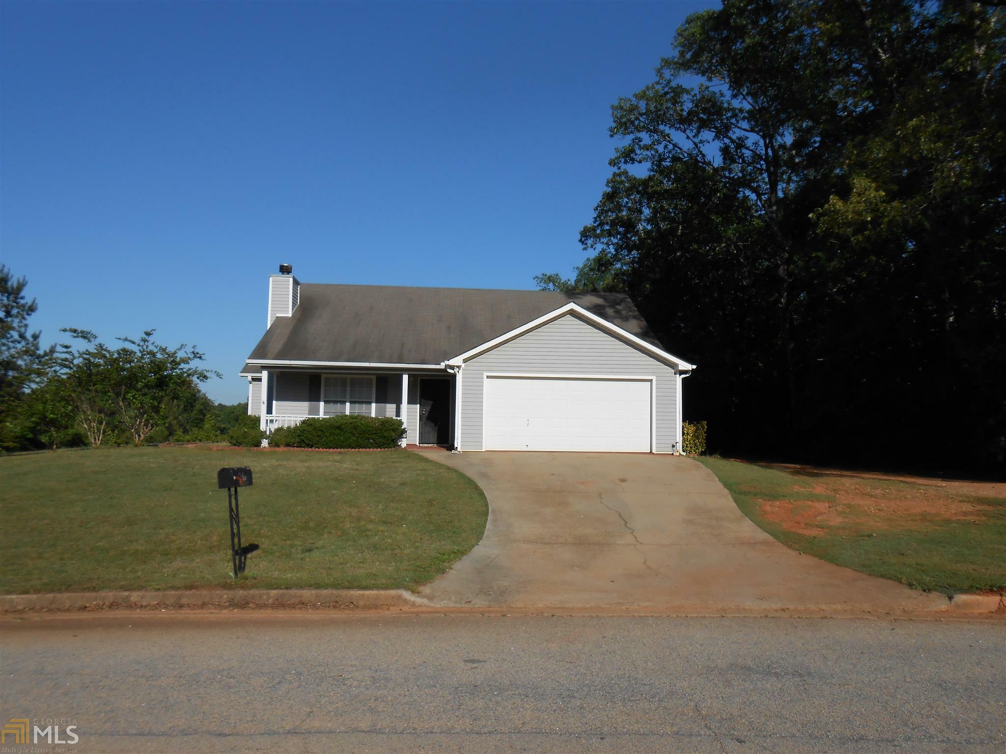 Property Photo: 250 Hunters Trace GA 30014