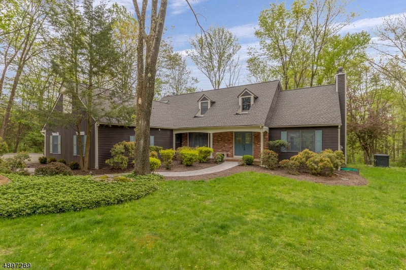Property Photo: 6 Northstar Dr NJ 08801