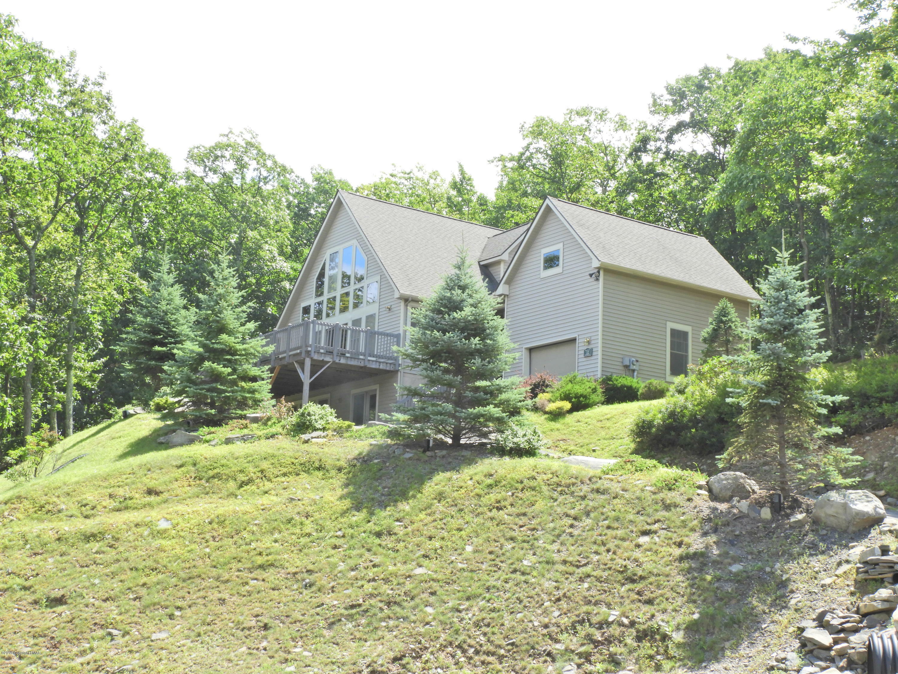 Property Photo:  2203 Camelback Drive  PA 18372 