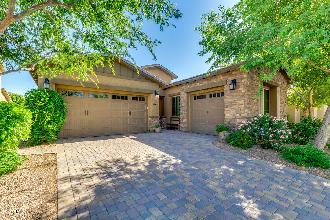 Property Photo:  3119 E Maplewood Court  AZ 85297 