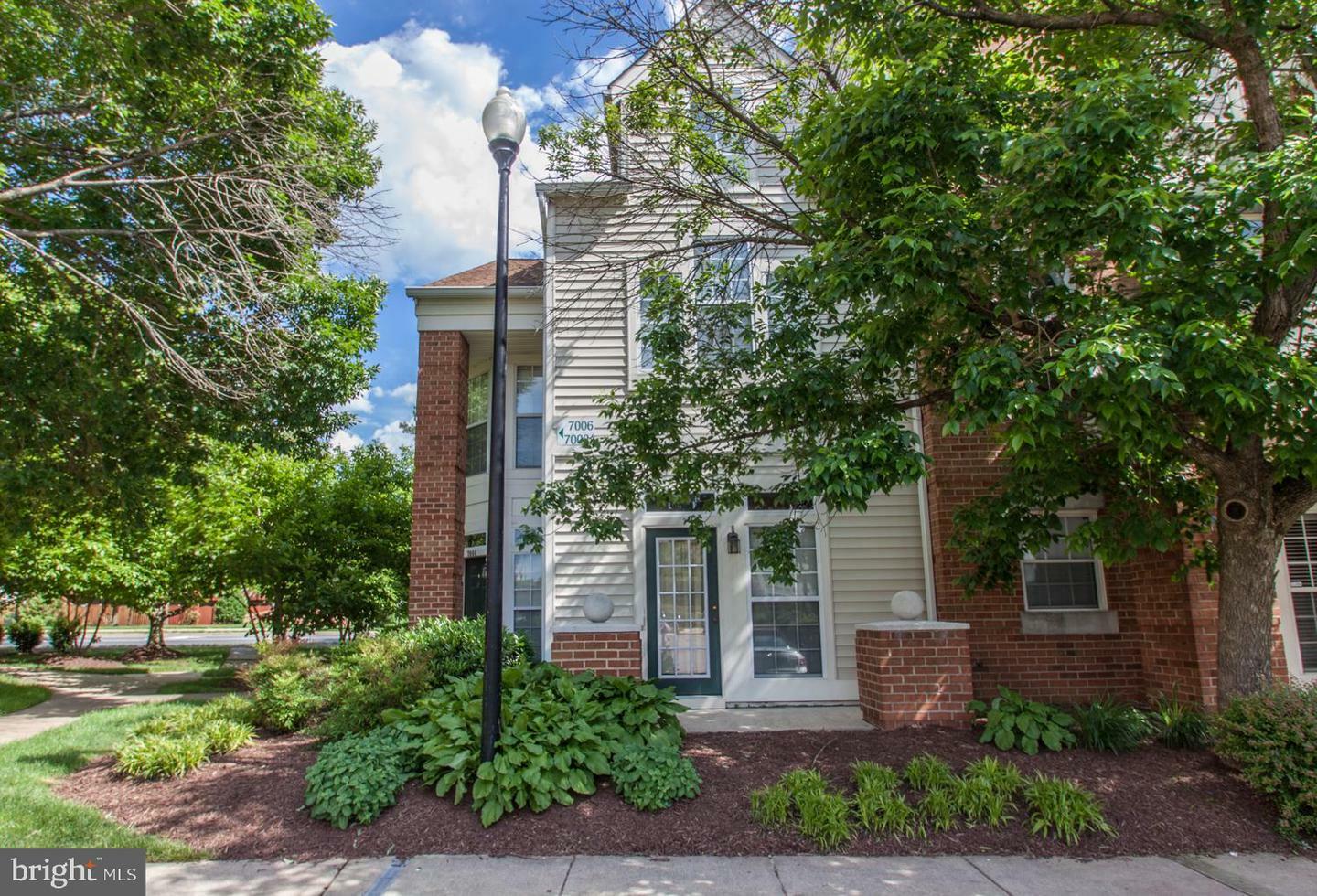Property Photo: 7008 Ellingham Circle 50 VA 22315