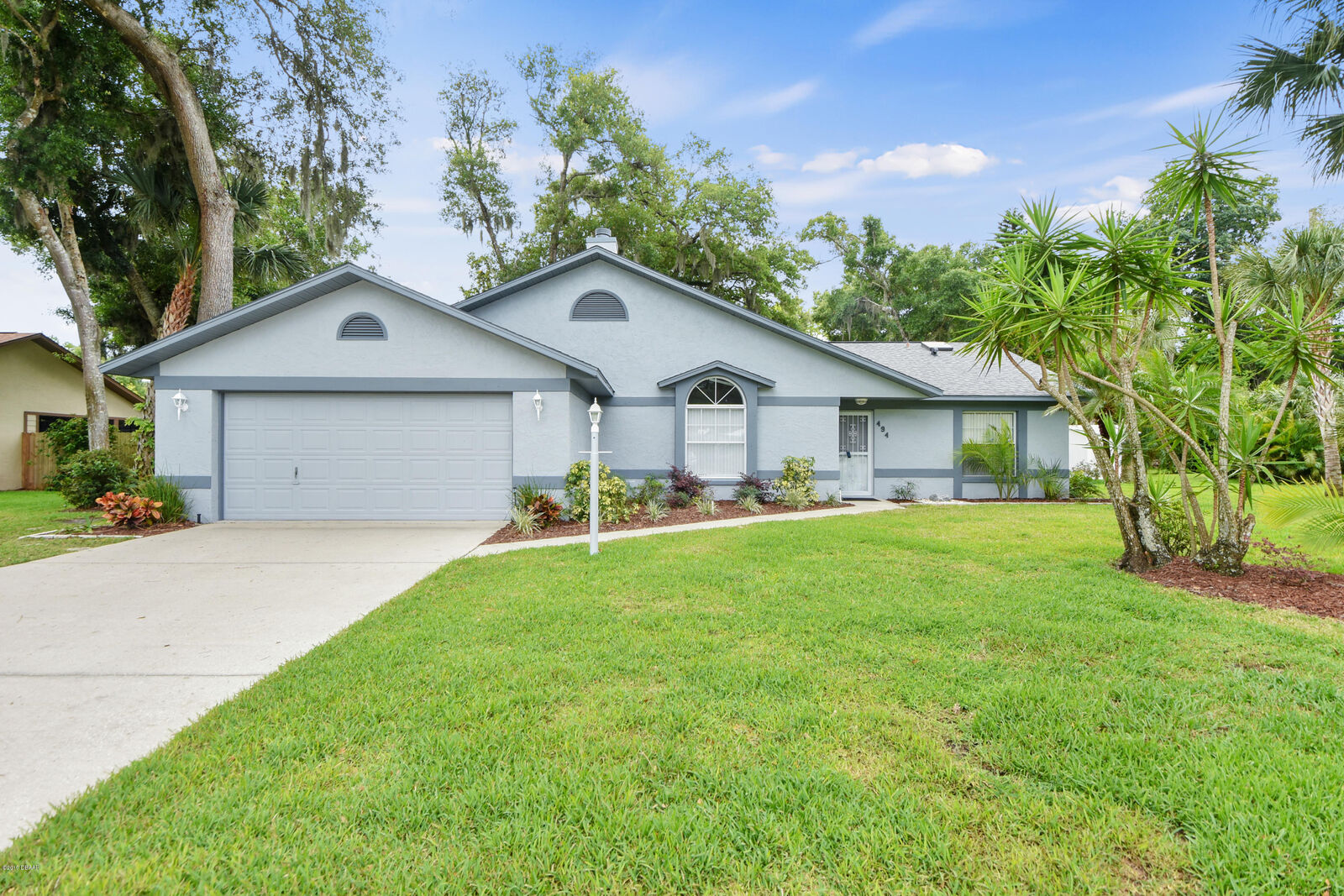 Property Photo: 494 Newton Road FL 32127