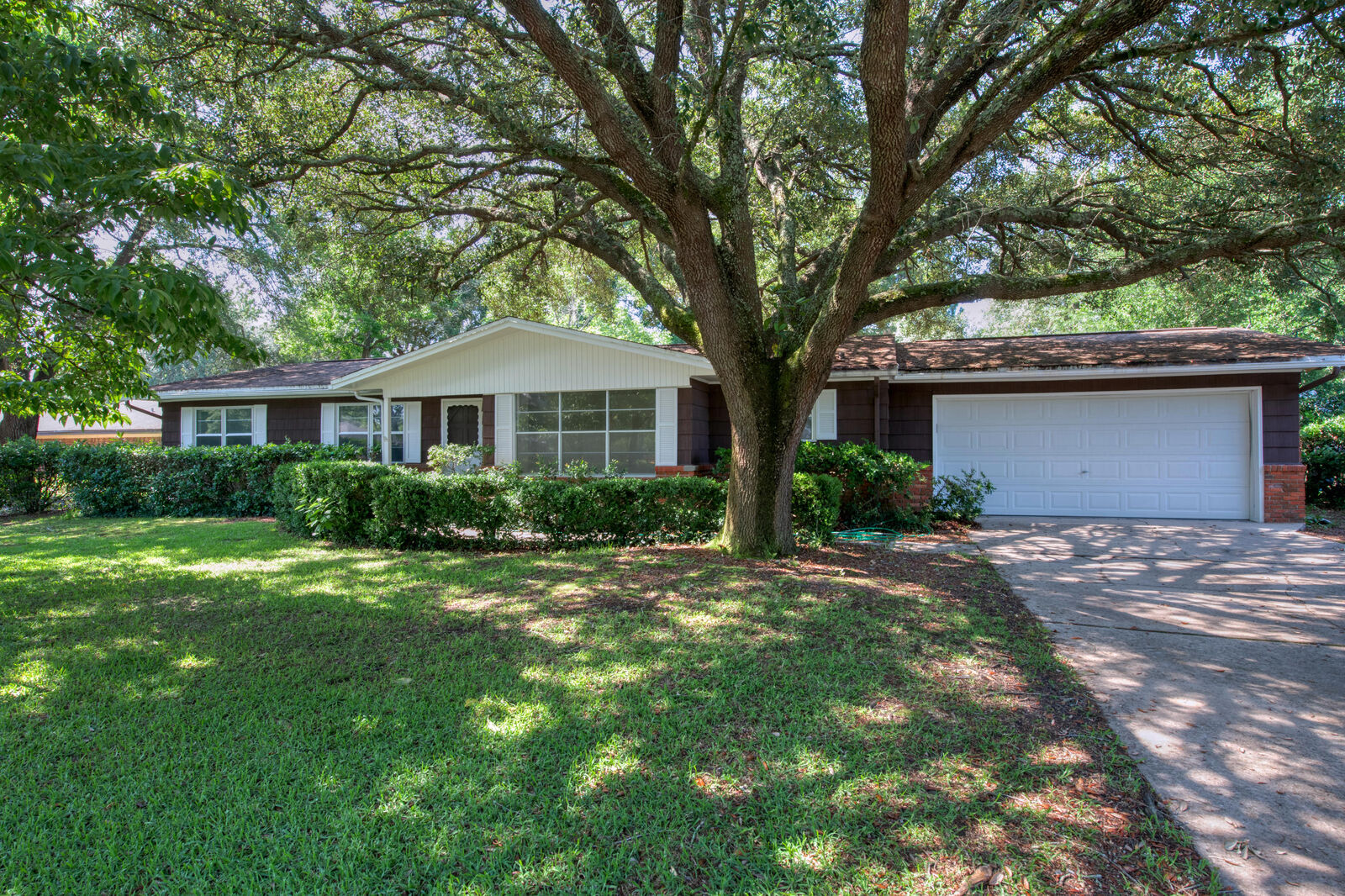 Property Photo: 42 Maple Avenue FL 32579