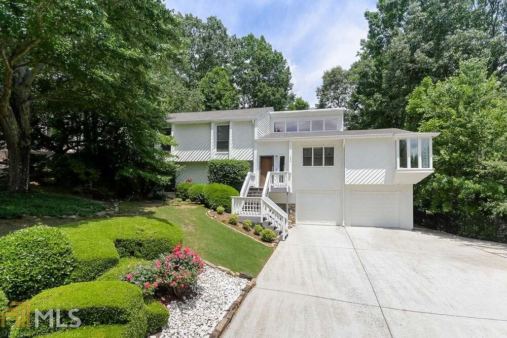 Property Photo: 200 Spring Ridge Trace GA 30076