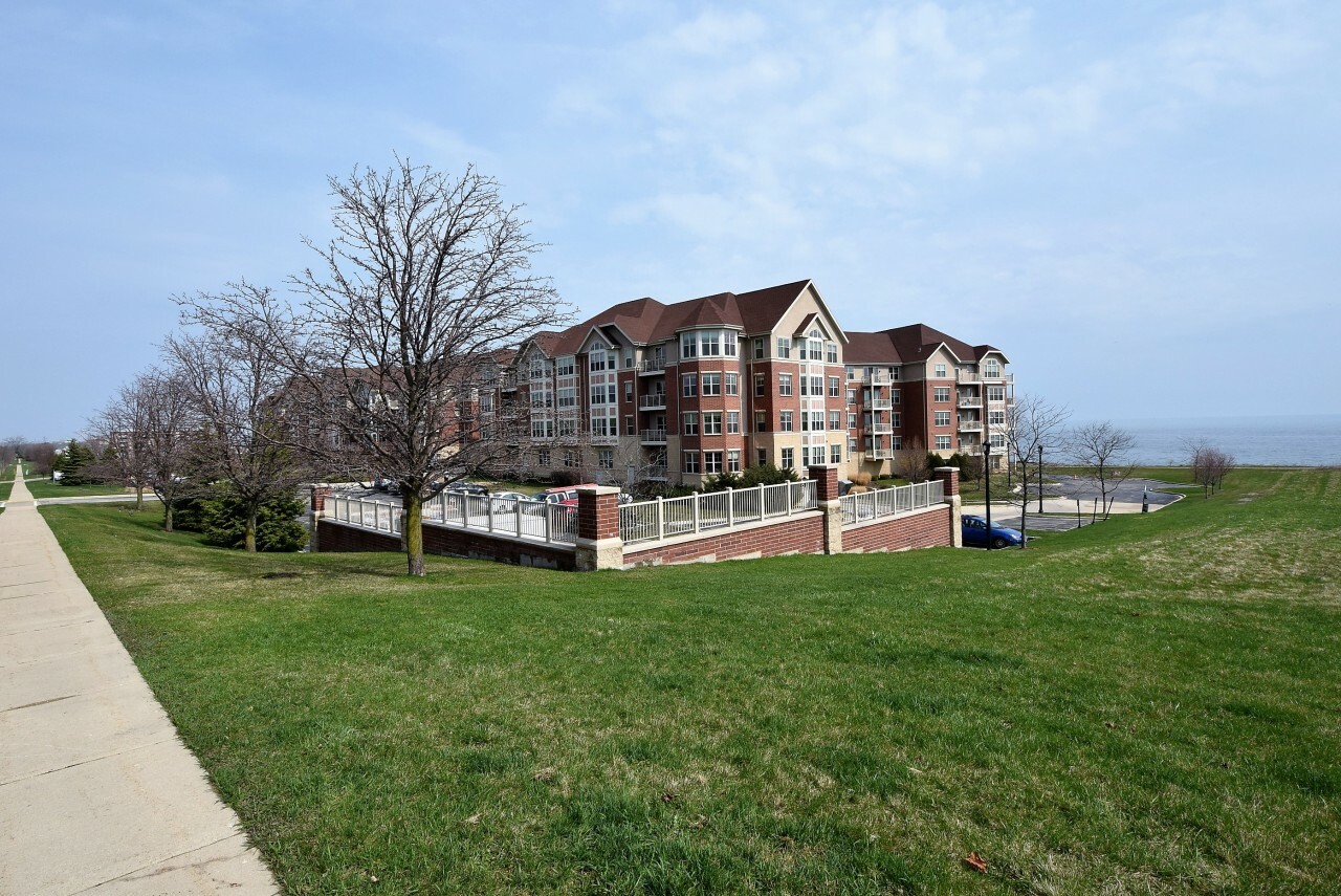 Property Photo:  4110 S Lake Dr 131  WI 53235 