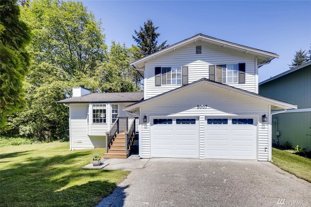 Property Photo: 5007 122nd St SE WA 98208