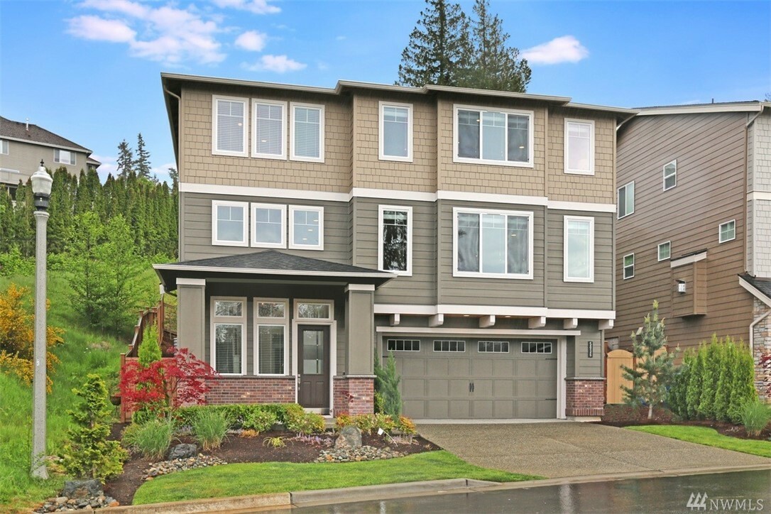 Property Photo: 5036 231st Ave SE WA 98029