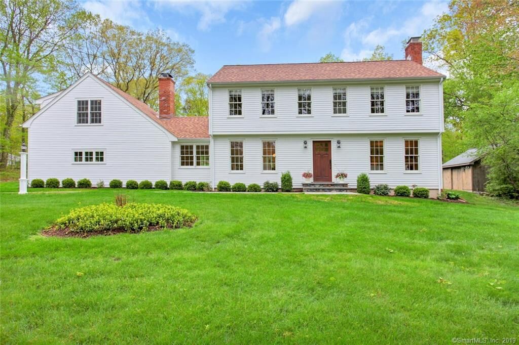 Property Photo:  705 Towne House Road  CT 06824 