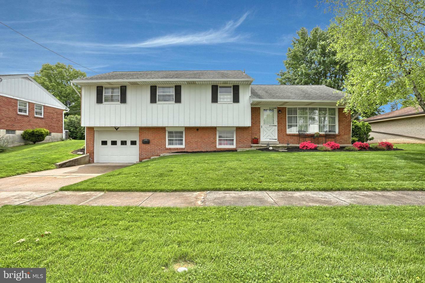 Property Photo: 510 E Pine Street PA 17078