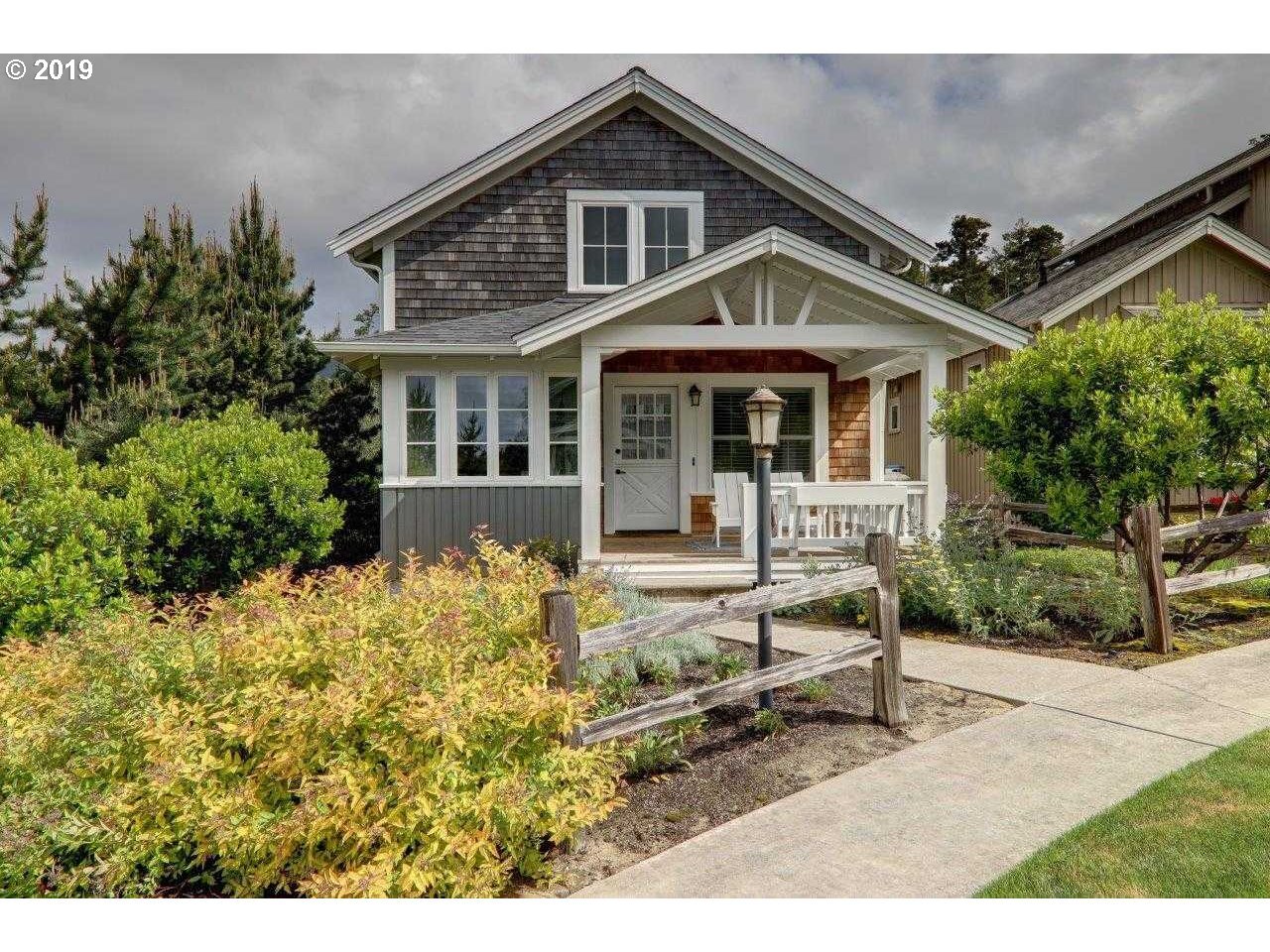 Property Photo: 215 Jackson Way OR 97130