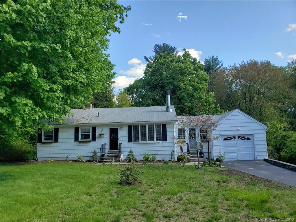 Property Photo:  19 Putting Green Road  CT 06825 