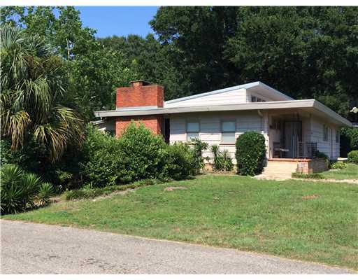 Property Photo: 1116 Oak Place MS 39507