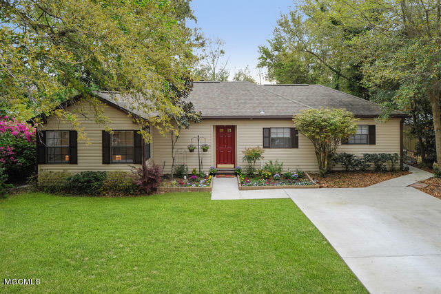 Property Photo: 172 Balmoral Avenue MS 39531