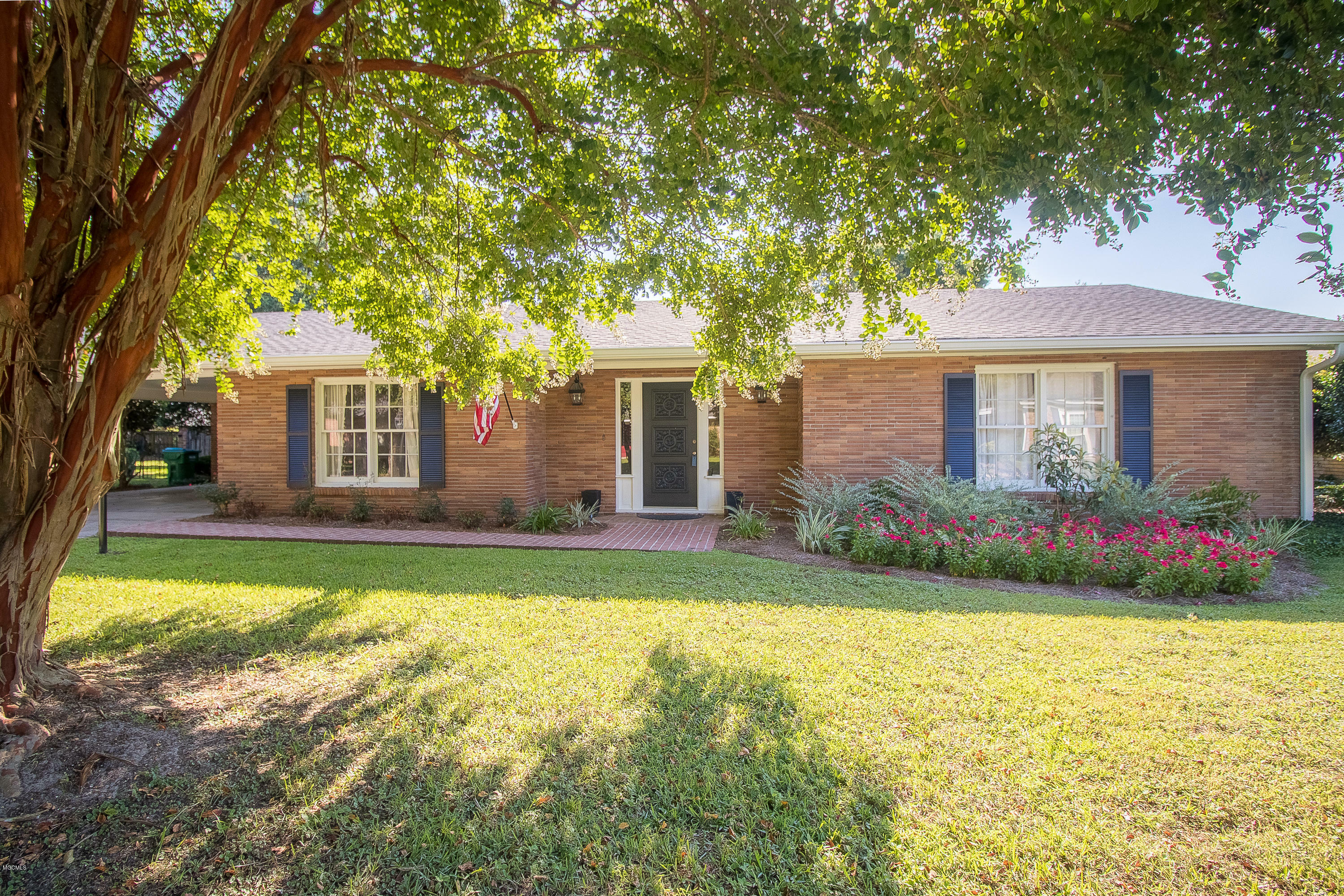 Property Photo: 336 Southern Circle MS 39507